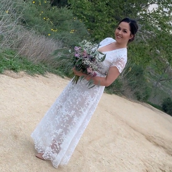 White V-neck Lace Boho Maxi Dress - Picture 6 of 7